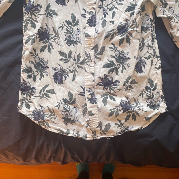 Men’s XS Slim Fit Club Monaco Button Up - Picture 4 of 6